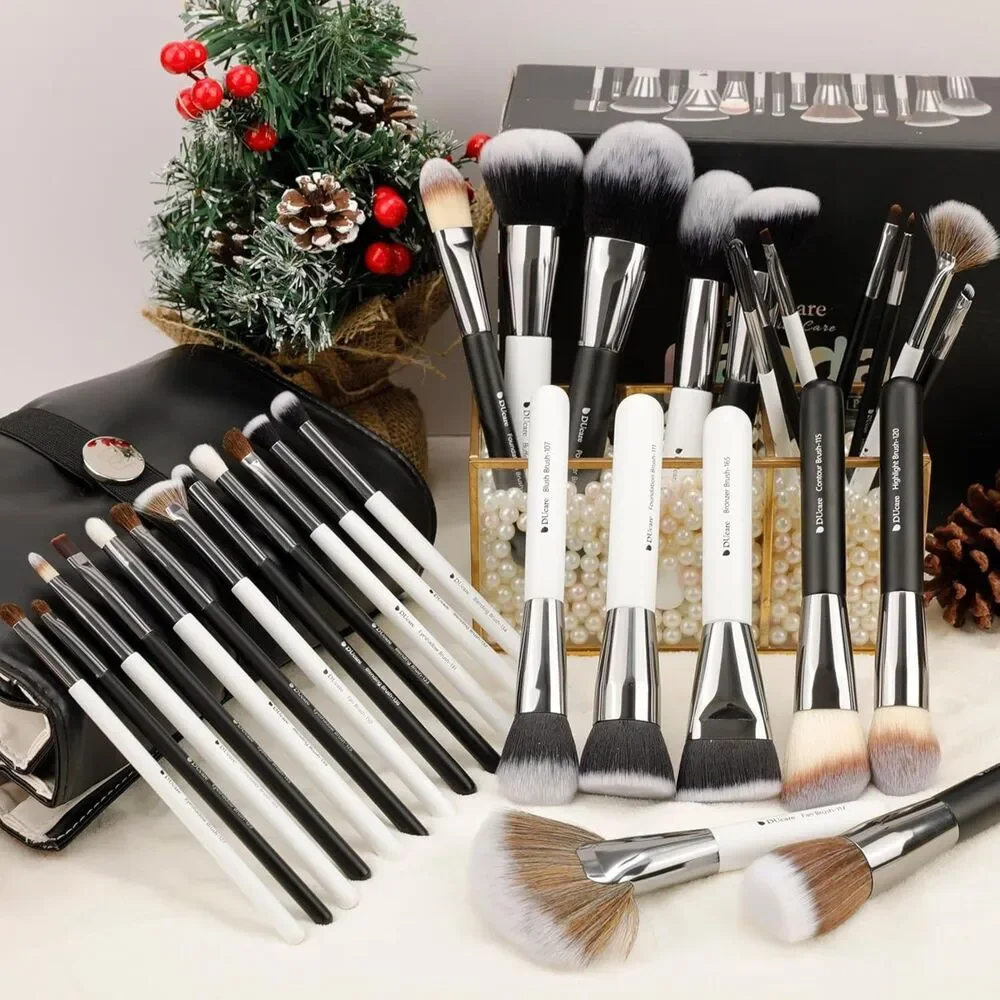 Ducare 31Pcs Panda Series Professional Makeup Brushes With Leather Case
